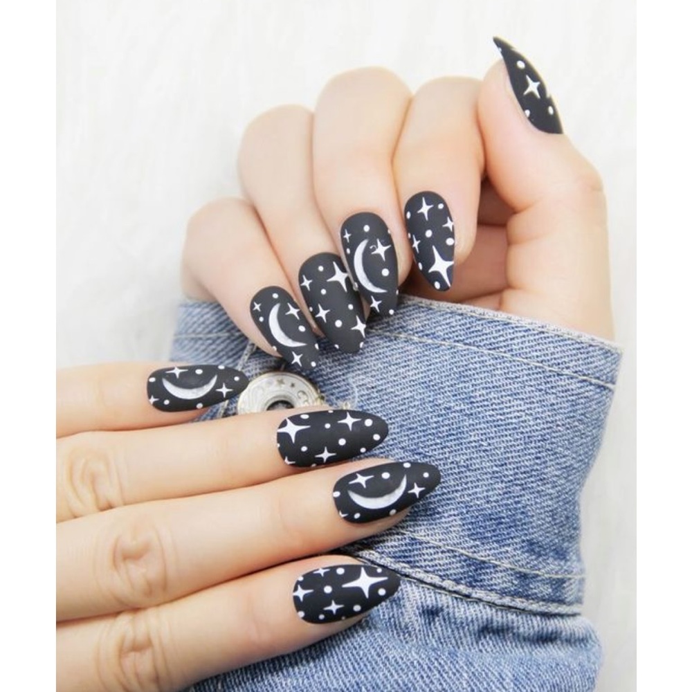 Moon 🌙 & stars ✨ press on nail set